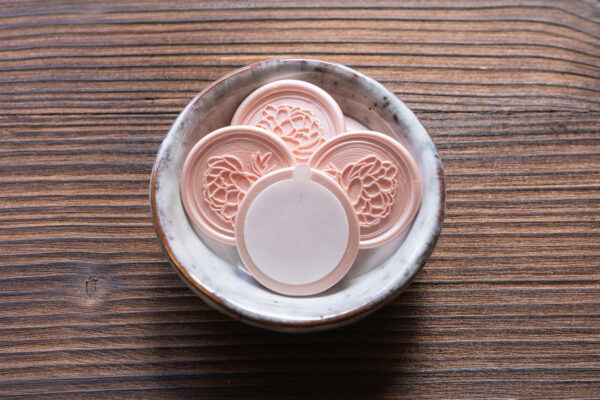 Wachssiegel "Pfingstrose" selbstklebend, Champagner-rosé