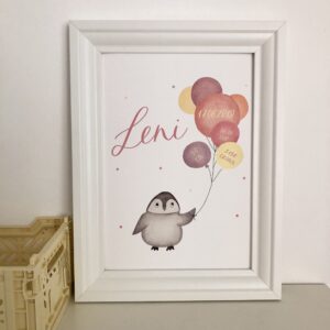 personalisierbares Geburtsbild mit Pinguin und rosa gelben Luftballons A4 im Bilderrahmen