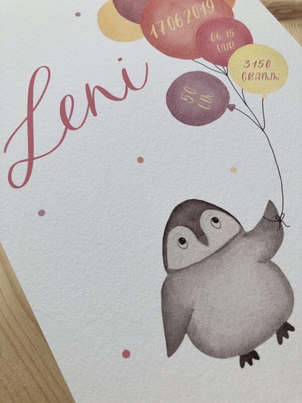 personalisierbares Geburtsbild mit Pinguin und rosa gelben Luftballons A4, Detailaufnahme von hochwertigem Papier